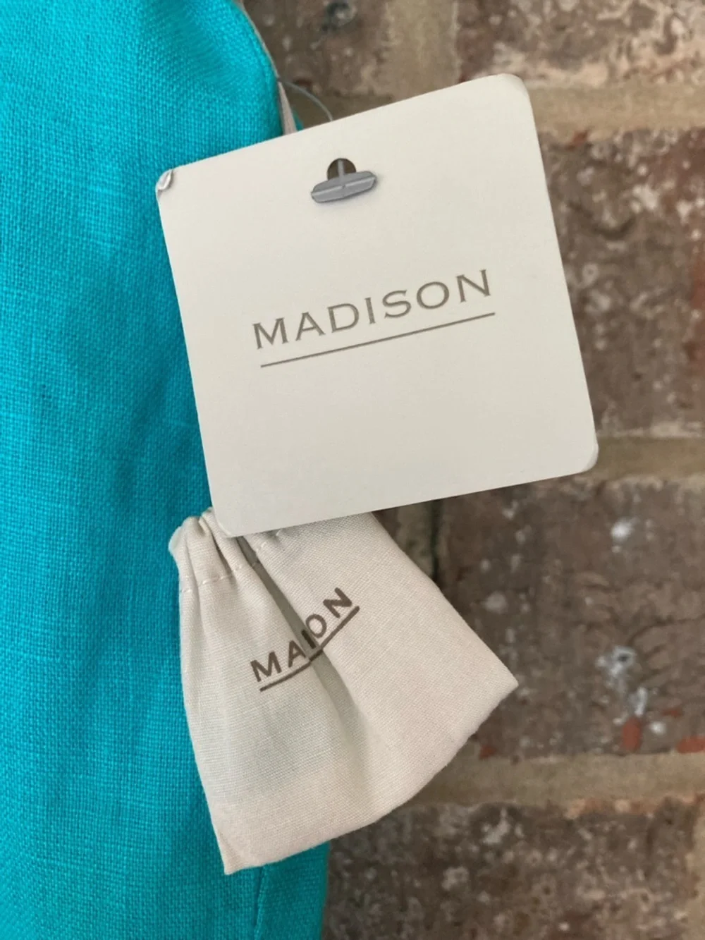 Madison capri linen  pants wide leg zip back Size 10 NWT